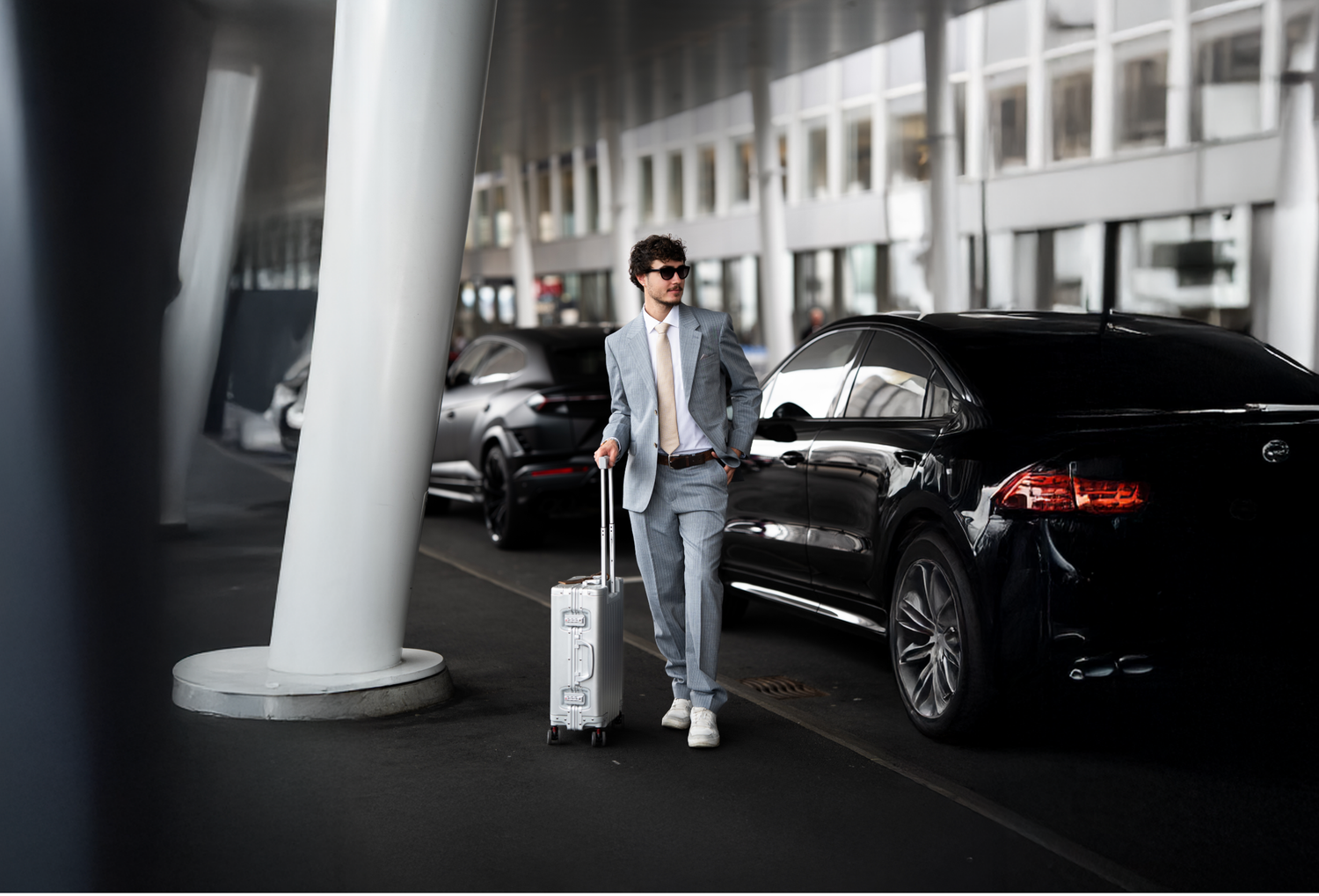 Koffer Trolley 2025 – Innovation trifft Design beim Empyrean Silver Jet 1.0